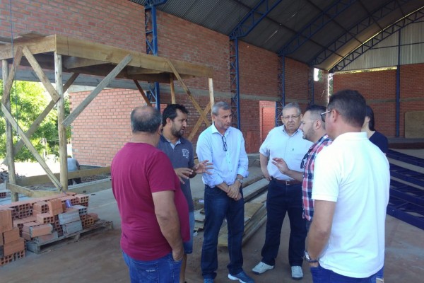 Autoridades visitam as obras do Complexo Pedro De Marco